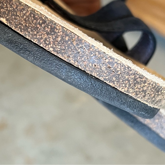 Teva Ventura Black Sandals Minimalist Strappy Design - Picture 6 of 8